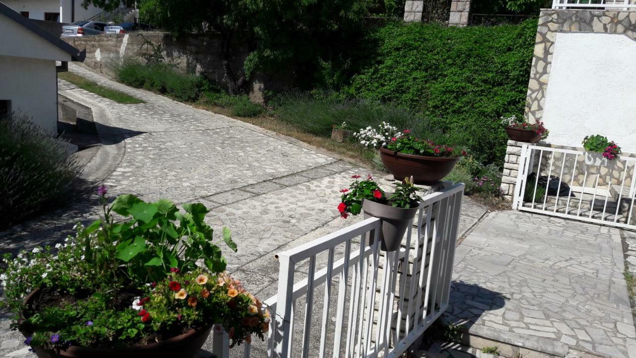 Mica Appartement Senj  Buitenkant foto